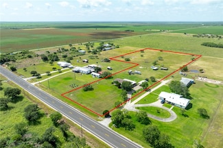 780 Fm 1360, Woodsboro, TX 78393