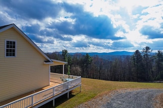 1840 Longview Ln, Galax, VA 24333