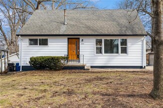 2515 27th St, Des Moines, IA 50310