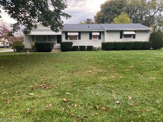 1325 Overlook Dr, Norton, OH 44203