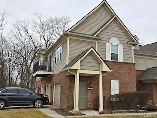 27629 Hidden Oaks Dr, Trenton, MI 48183