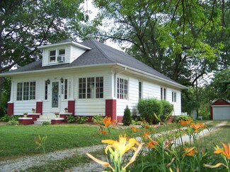 305 W Commercial St, White Heath, IL 61884