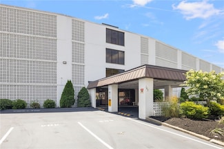 143 Hoffman Ave Unit 205, Cranston, RI 02920