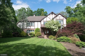 15 Turner Ln, Towaco, NJ 07082
