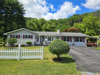 1850 Orchard St, Bangor, PA 18013