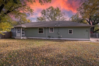 618 W 36th St N, Wichita, KS 67204
