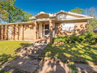 1800 Cardinal Ln, McAlester, OK 74501