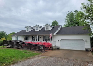 325 W North St, Dix, IL 62830