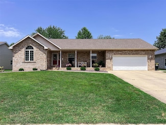 671 Kane St, Carlyle, IL 62231