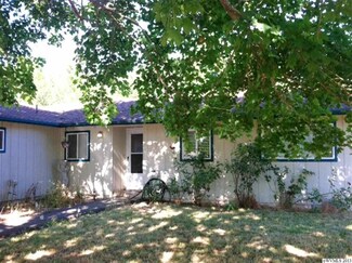 1150 Oak St, Brownsville, OR 97327