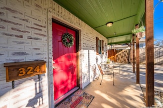 324 Ross St, Kerrville, TX 78028