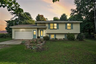 9996 120th Ave, West Olive, MI 49460