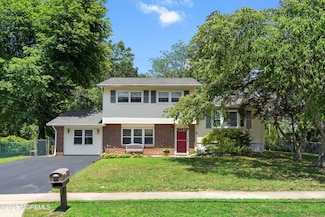 90 E Connecticut Concourse, Jackson, NJ 08527