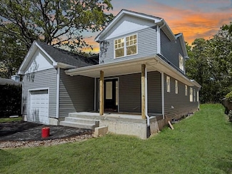 114 W End Dr, Medford, NY 11763