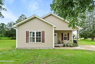 885 Half Moon Rd, New Bern, NC 28560