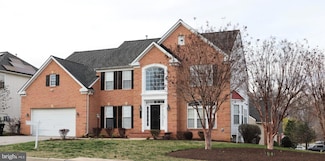 210 Potomac Ridge Dr, Fort Washington, MD 20744
