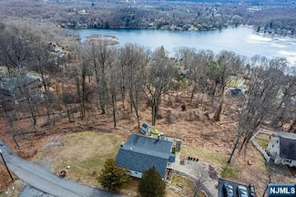 110 Hillcrest Dr, Denville, NJ 07834