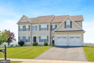 217 Woodbrook Dr, Douglassville, PA 19518