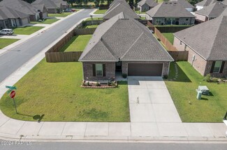 201 Wild Cherry Ln, Lafayette, LA 70508