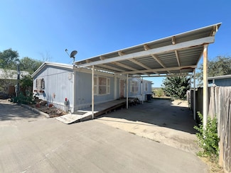 1809 N Siesta Ln, Zapata, TX 78076