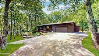 105 Longridge Dr, Lords Valley, PA 18428