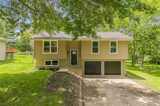 11004 N Locust St, Kansas City, MO 64155