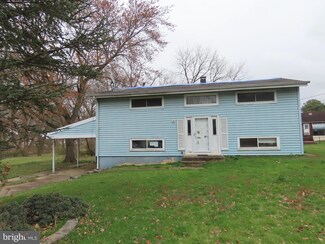 4500 Roslyn Dr, Wilmington, DE 19804