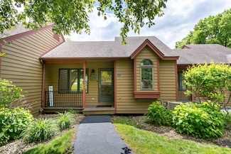23 Oak Glen Dr, Galena, IL 61036