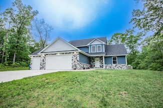 11218 Woodcrest Dr, Wheatfield, IN 46392