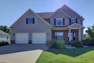 3011 Appletree Dr, Monticello, IL 61856