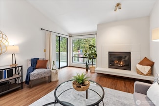 15800 Village Green Dr Unit 8-28, Mill Creek, WA 98012