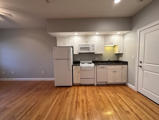 60 Pearl St Unit 304, Braintree, MA 02184