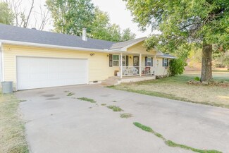 2015 N 10th St, Independence, KS 67301