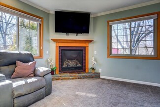 5640 Riveredge Rd, Waunakee, WI 53597