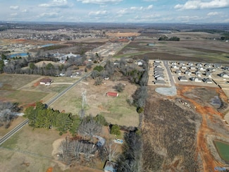 535 Skidmore Rd, Decatur, AL 35603
