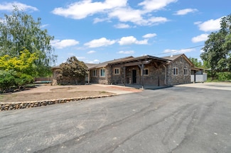 19497 Collier Rd E, Clements, CA 95227