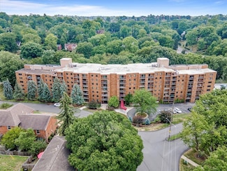 1500 Cochran Rd Unit 712, Pittsburgh, PA 15243