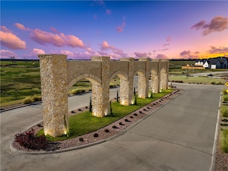 118 Iris St, Lorena, TX 76655