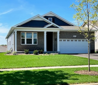 820 Eineke Blvd, Algonquin, IL 60102