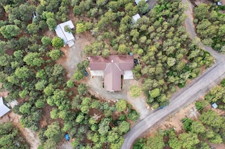 16 Bobolink Ln, Tijeras, NM 87059