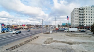24932 Van Dyke Ave, Center Line, MI 48015