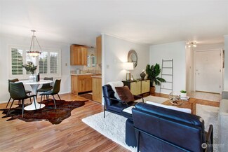 3722 27th Place W Unit 304, Seattle, WA 98199