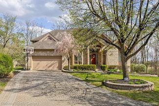 4981 Countryside Dr, West Bloomfield, MI 48323