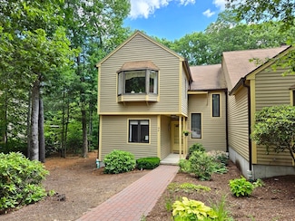 44 Bentwood Dr, Sturbridge, MA 01566