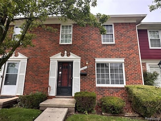 2960 Seaton Circuit N, Warren, MI 48091