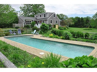 31 Old Farm Rd, Little Compton, RI 02837
