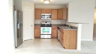 28812 Cullen Dr, Romulus, MI 48174