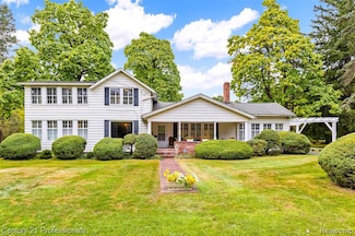 8051 Bridge Lake Rd, Clarkston, MI 48348