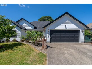 810 E Jacqui Ct, Newberg, OR 97132