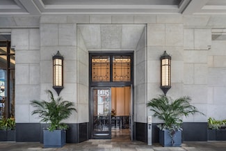 451 E Grand Ave Unit 6111, Chicago, IL 60611